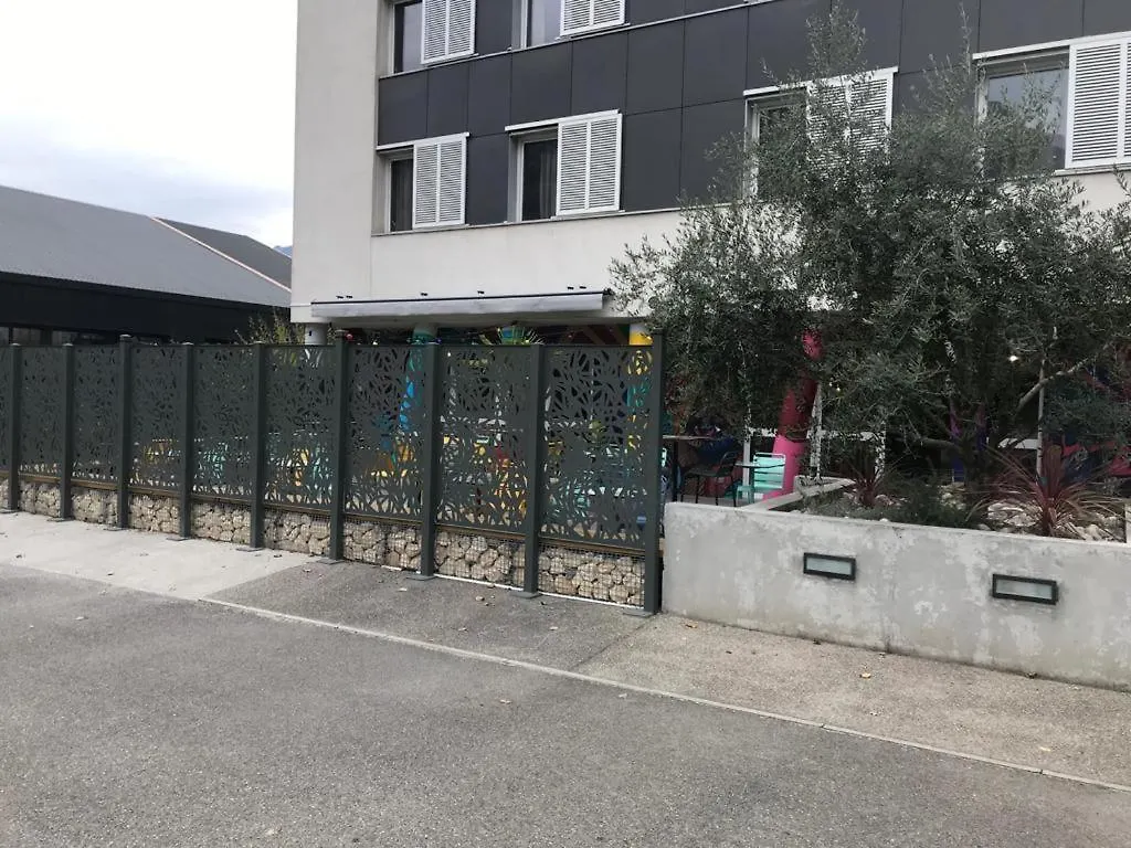 **  Ekho Hotel Grenoble Nord Saint Egreve צרפת